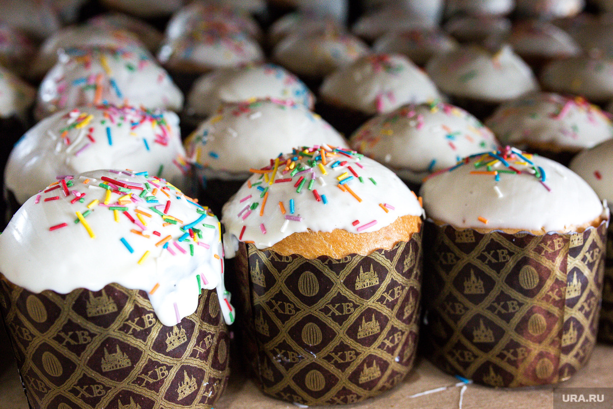 Вместе с ценами вырос и спрос на пасхальные товары. Фото: Денис Моргунов © URA.RU