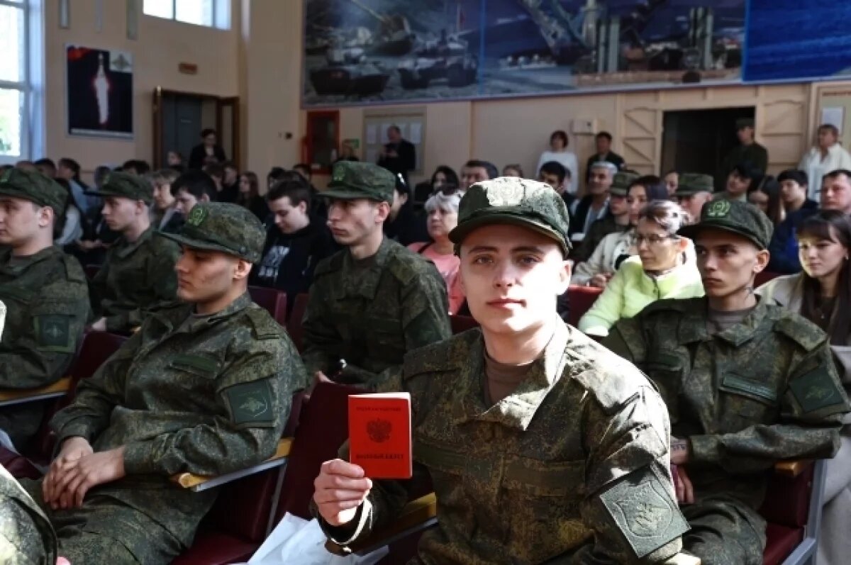    Астраханские новобранцы приступают к службе в сухопутных войсках