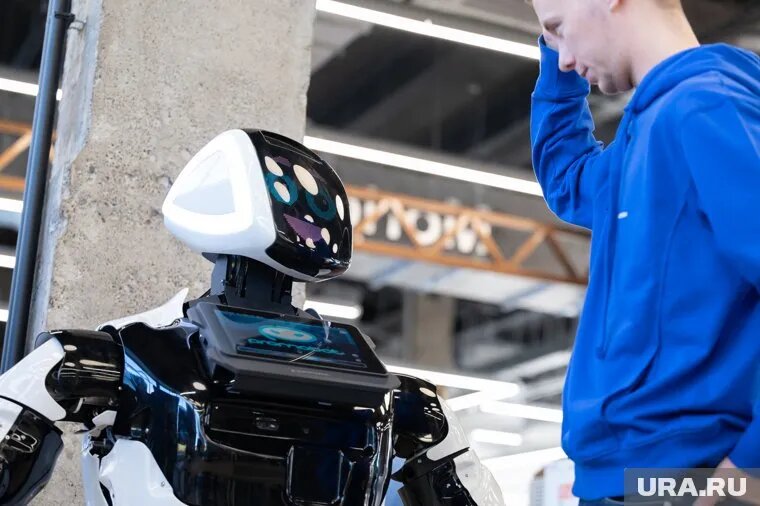 Для полноценной работы ИИ не хватит способности выходить за рамки шаблонов. Фото: Руслан Яроцкий © URA.RU