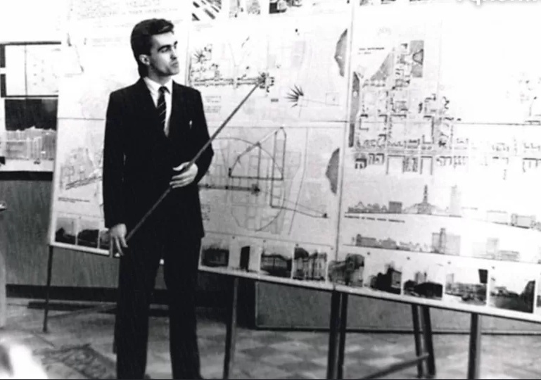 В институте Бутусов познакомился с Дмитрием Умецким, с которым позднее создаст «Наутилус Помпилиус». 