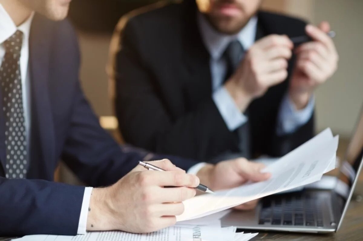    Глаза в глаза.