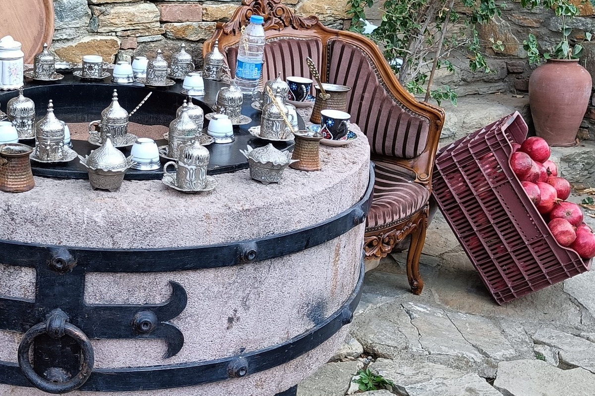 Ещё одно кафе в Шириндже. Фото автора