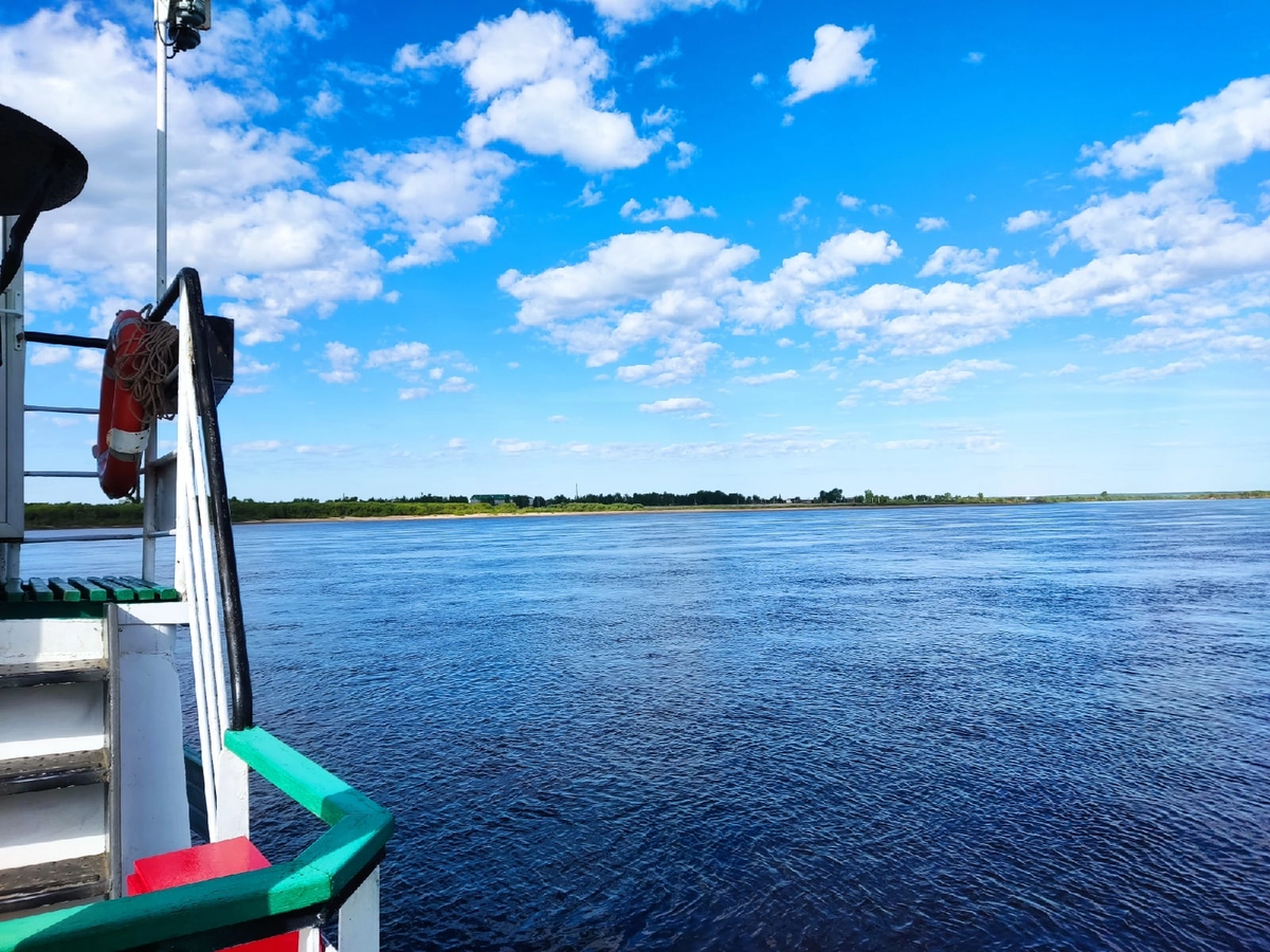 Пейзажи - виды с парома. Фото автора.