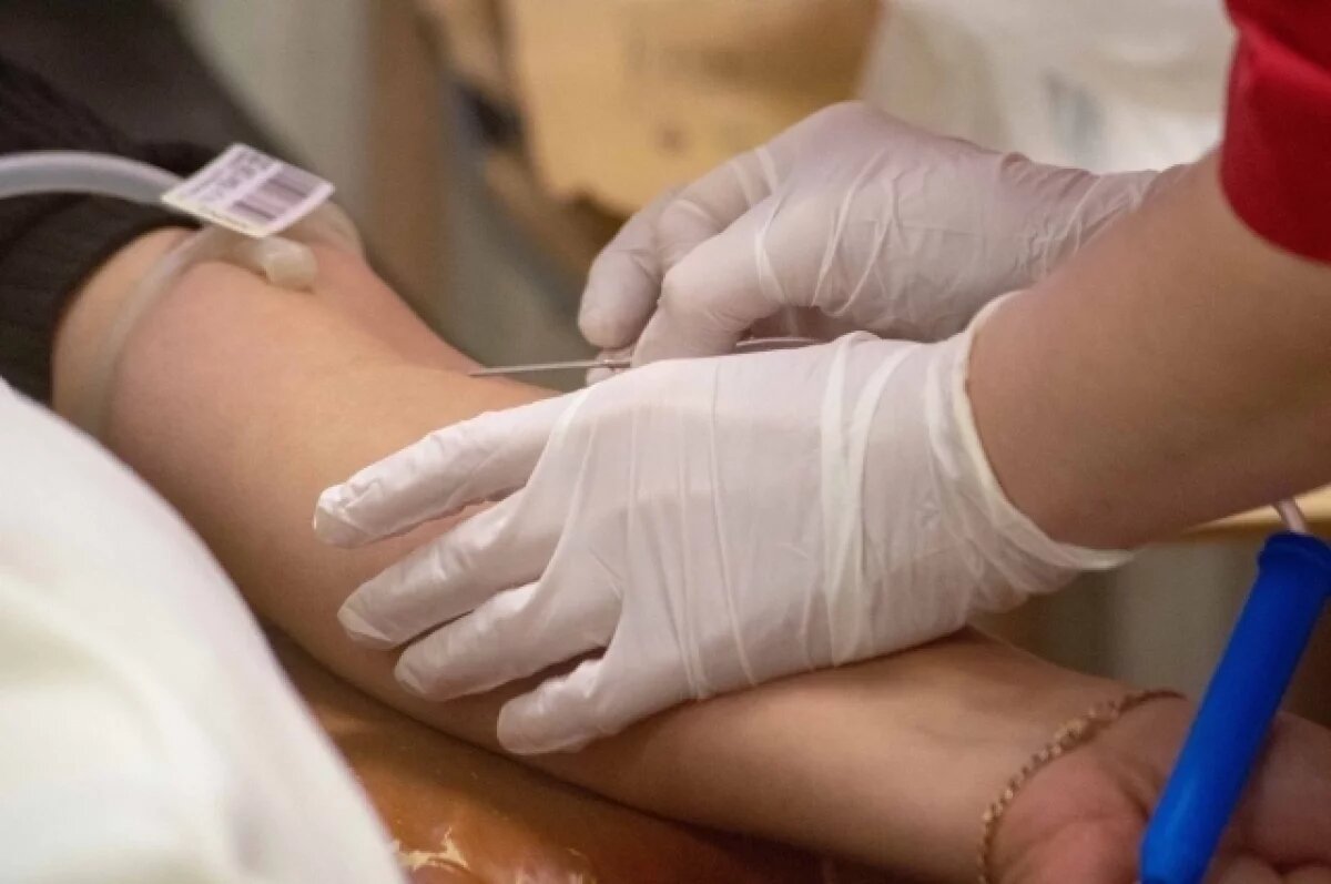    Члены правительства Новосибирской области стали донорами крови