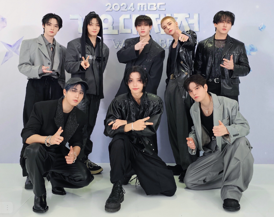 Группа Stray Kids