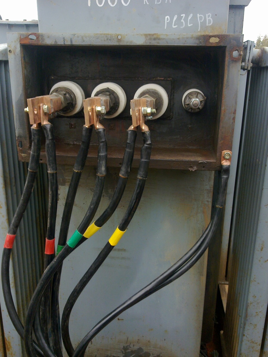 Трансформатор 1000 кВА. Выход 0,4 кВ.