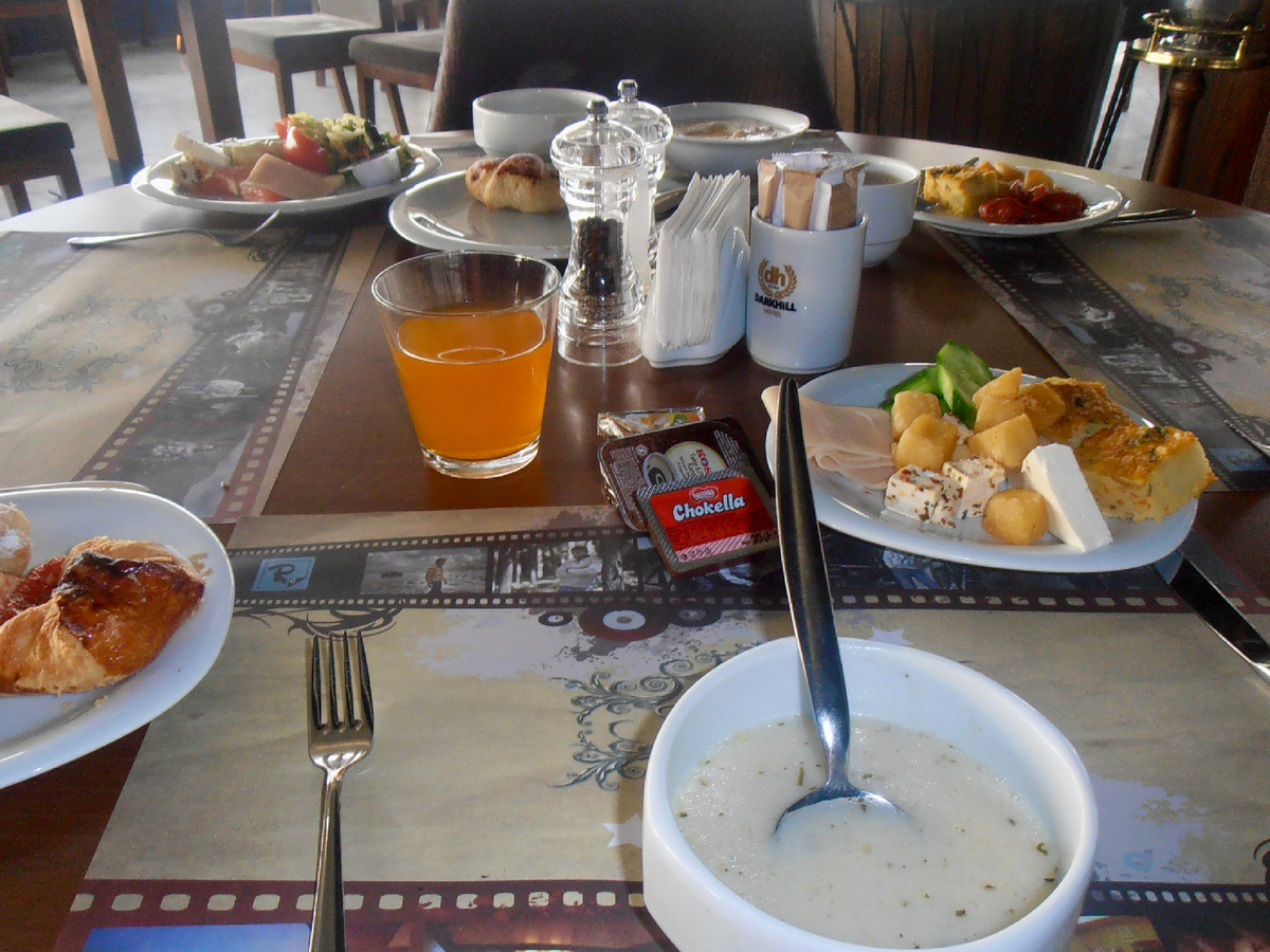 Наш завтрак. Конечно, кашка! Как же без нее!!!