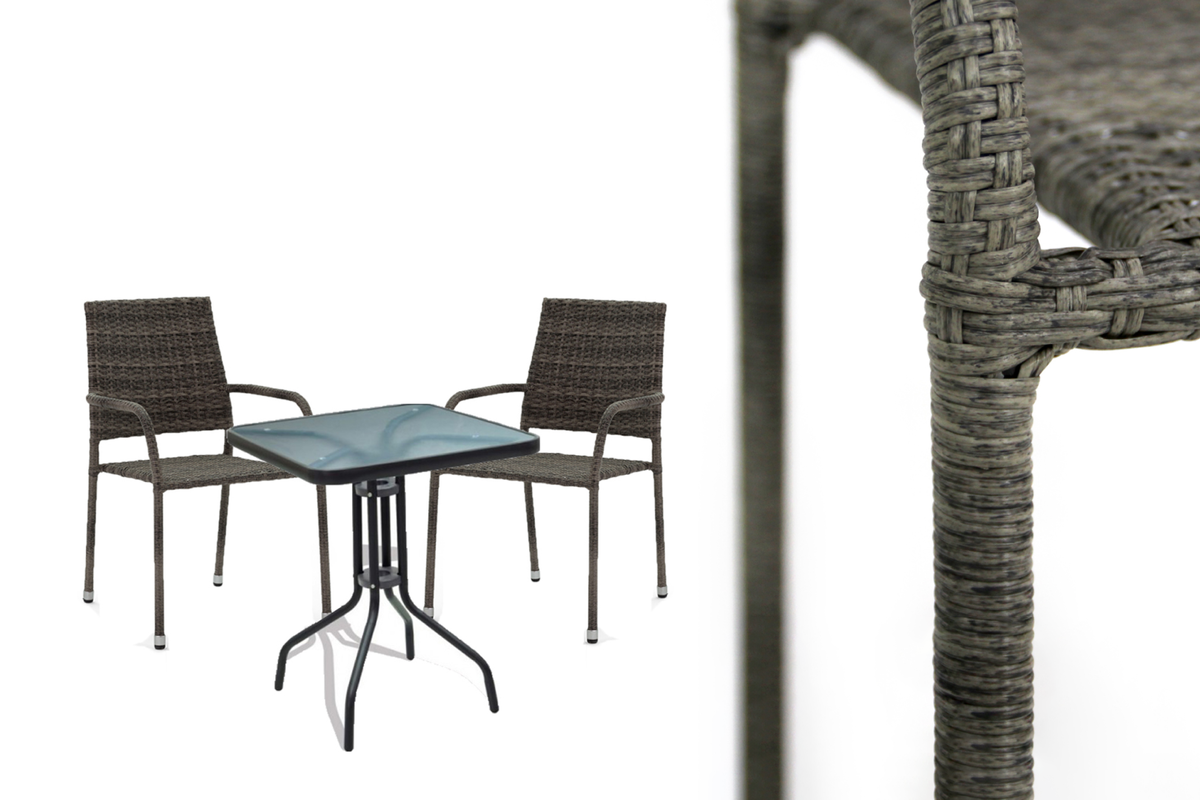 «Гарда мини» с двумя стульями из искусственного ротанга и столом на металлическом основании. Цена — 14 300* рублей.