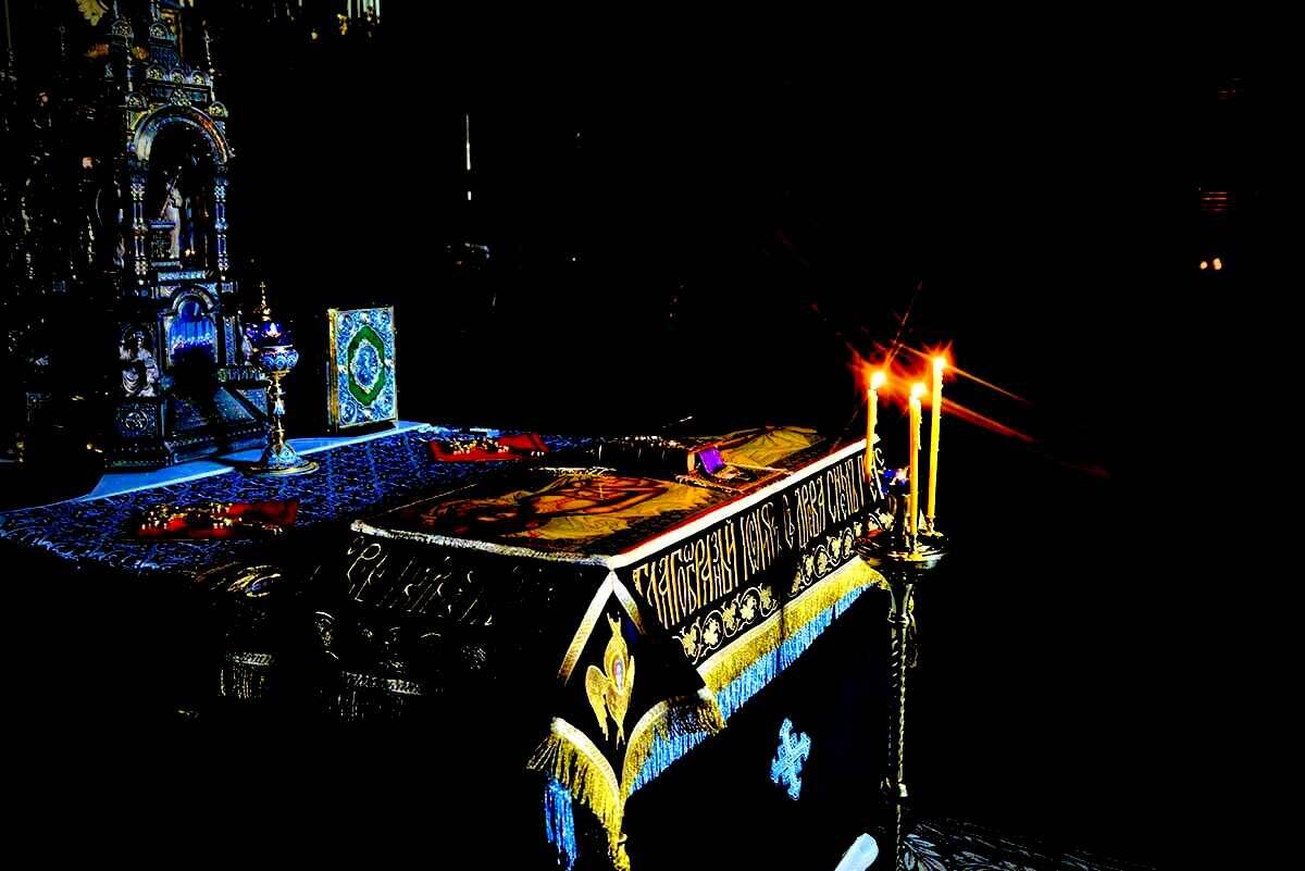 В качестве иллюстрации фото св. Плащеницы в храме Живоначальной Троицы на Воробьевых горах в Москве (фото из свободного интернета)