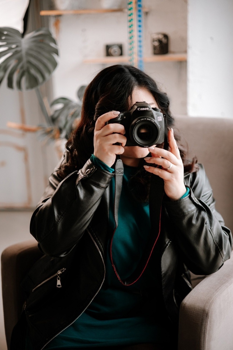 На фото мой первый фотоаппарат Canon EOS 60D