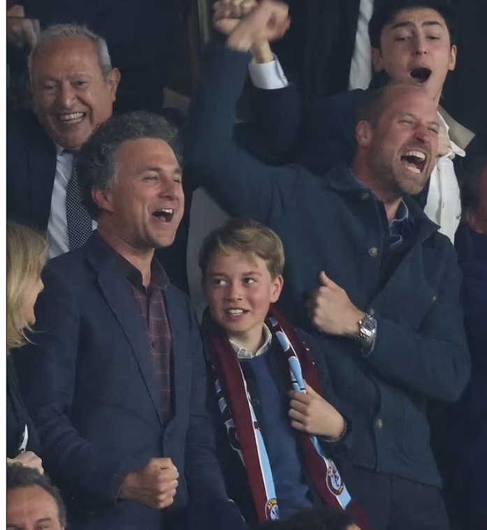 Уильям в окружении старых друзей, в том числе 42-летнего Томаса фон Штраубензее.