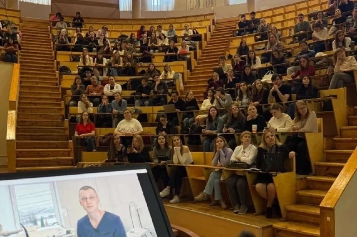    Калужские стоматологи приняли участи в ярмарке вакансий Санкт-Петербурга