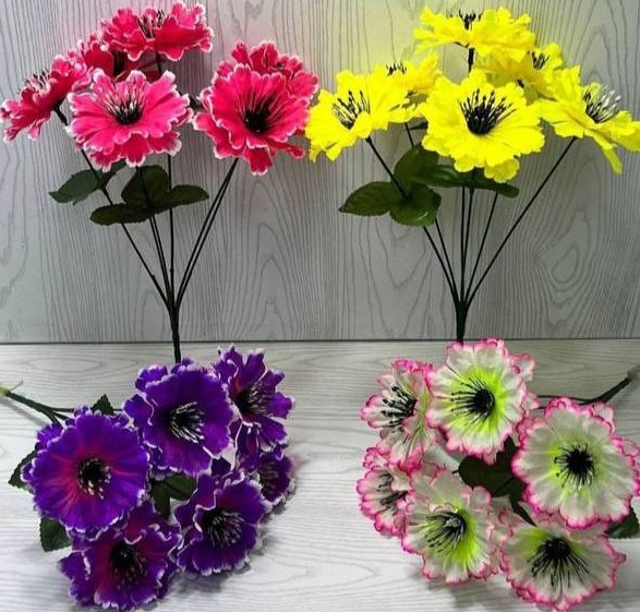    Жительница Сакмары при покупке искусственных цветов лишилась 3 тысяч рублей Оренбуржье