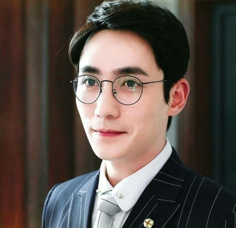 Как можно краснеть ушами по заказу?