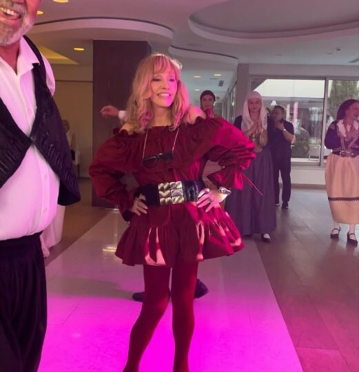 Свежие фото Аллы Пугачёвой в 76: королева эпатажа или заложница молодости? Как одна женщина умудряется раздражать всю страну?