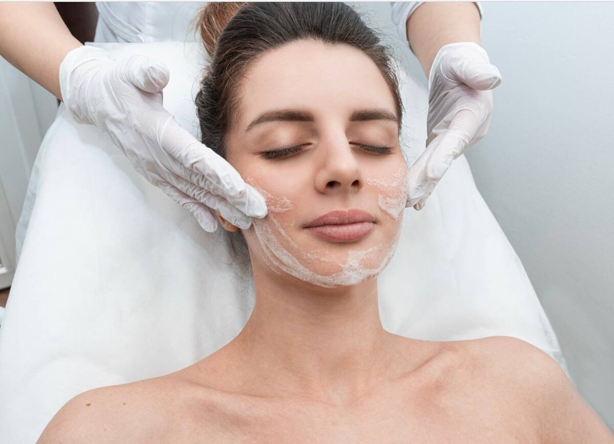 Процедура «Аква» в нашем Центре диагностики кожи LIMONI