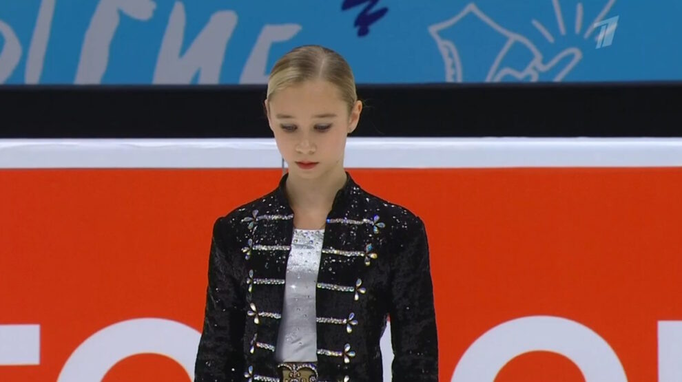    Вероника Жилина вышла на лед с программой под песни Майкла Джексона. Фото: стоп-кадр прямого эфира «Первого канала».