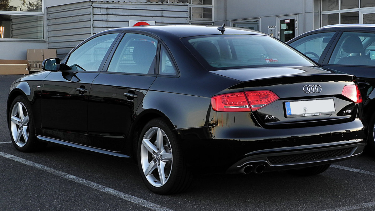 Audi A4 B8.