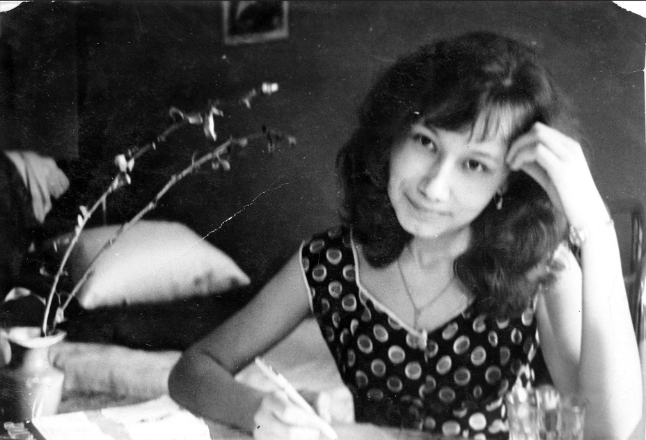 В студенческом общежитии, пишу...