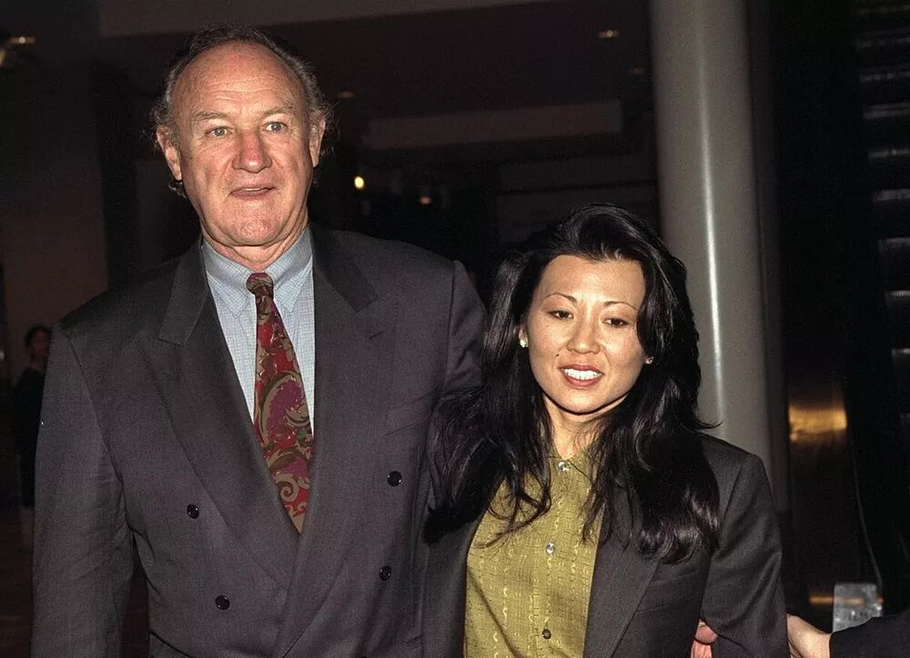    Джин Хэкмен и его жена похоронены на частном мемориале