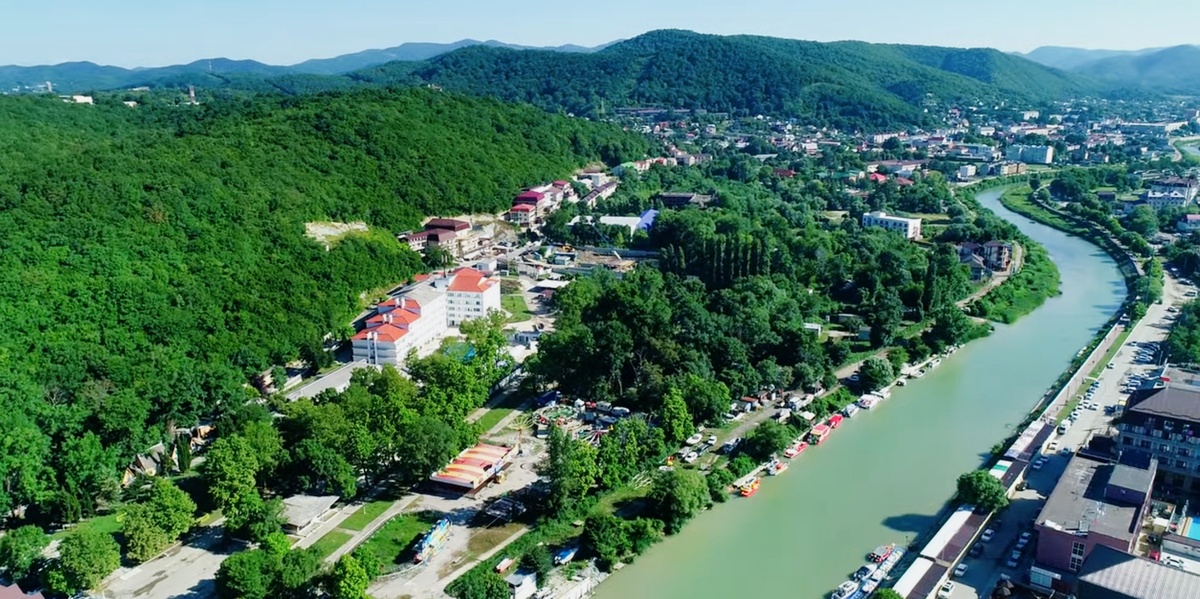 Новомихайловский с высоты