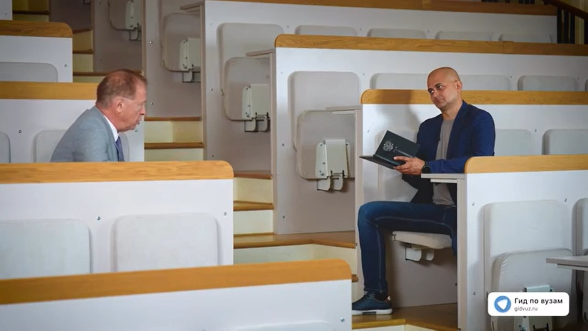 Интервью в Президентской Академии Санкт-Петербурга (РАНХиГС): слева – декан юридического факультета, д.ю.н., Сергевнин Сергей Львович, справа – главный редактор СМИ «Гид по вузам», к.п.н., Роман Гетц.