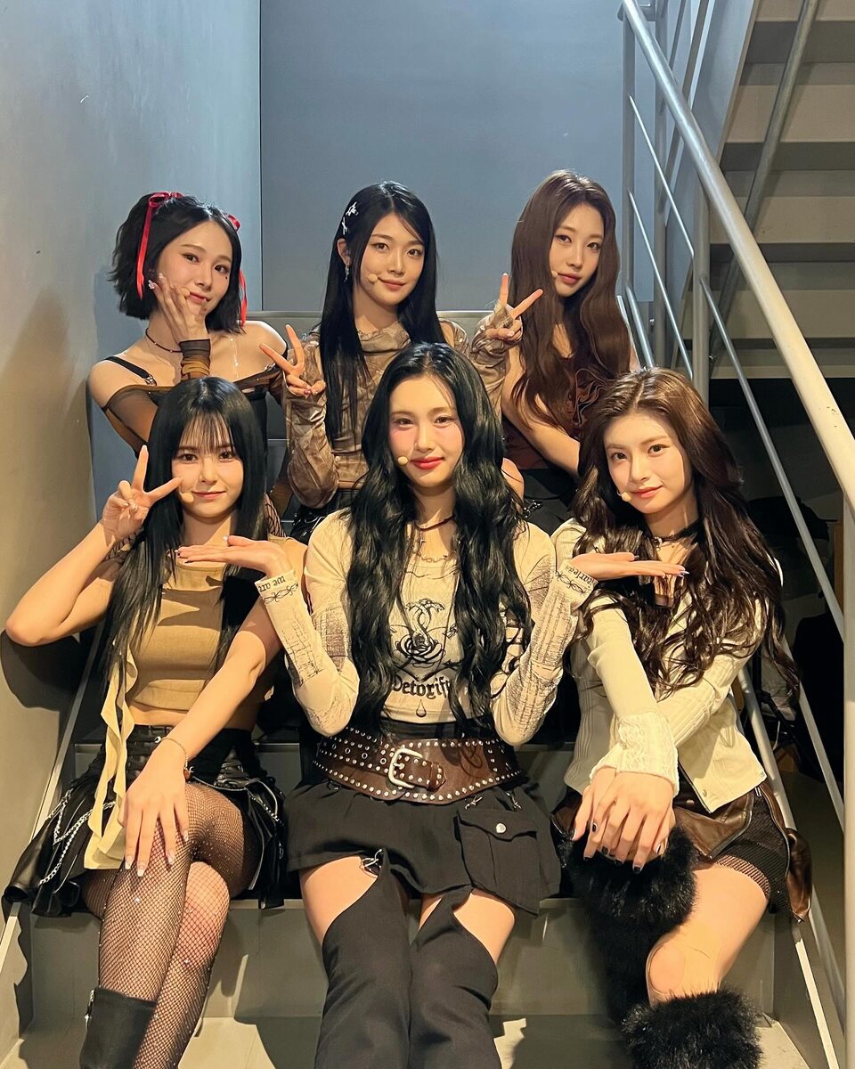 фото из официального аккаунта Everglow в соцсетях