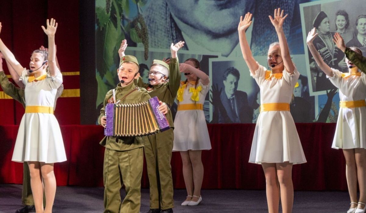     Спектакль в Зале Жуков Музея Победы Источник: victorymuseum.ru Автор фото: Пресс-служба Музея Победы