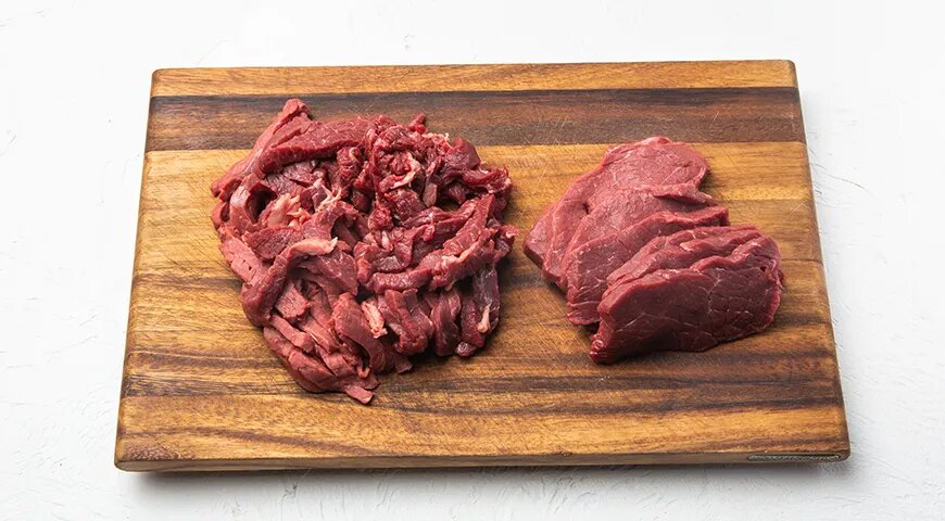   Поджарка из говядины на сковороде с луком (gastronom.ru)