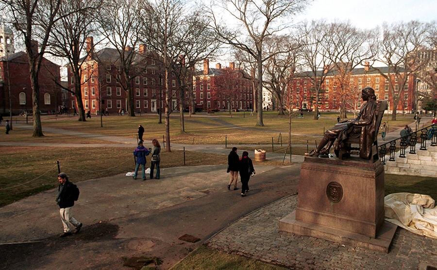    Гарвардский университет Фото: Darren McCollester / Newsmakers / Getty Images Георгий