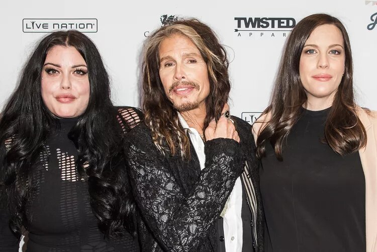 Миа, Стивен и Лив Тайлер