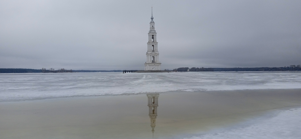 Высота колокольни Никольского собора почти 75 метров.