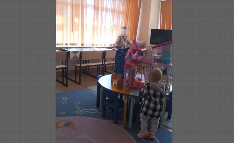 Валентин с удовольствием посещает игровую комнату, но надолго из палаты не выходит