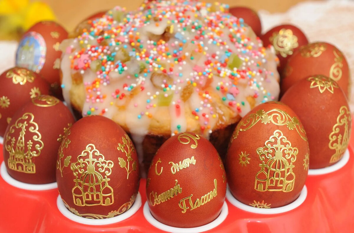 Пасхальный кулич и крашеные яйца © photo: Sputnik / Vladimir Fedorenko