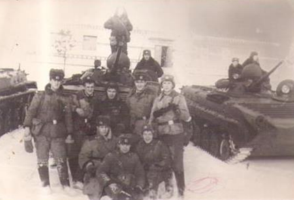 Пограничная бронетехника на учебном полигоне