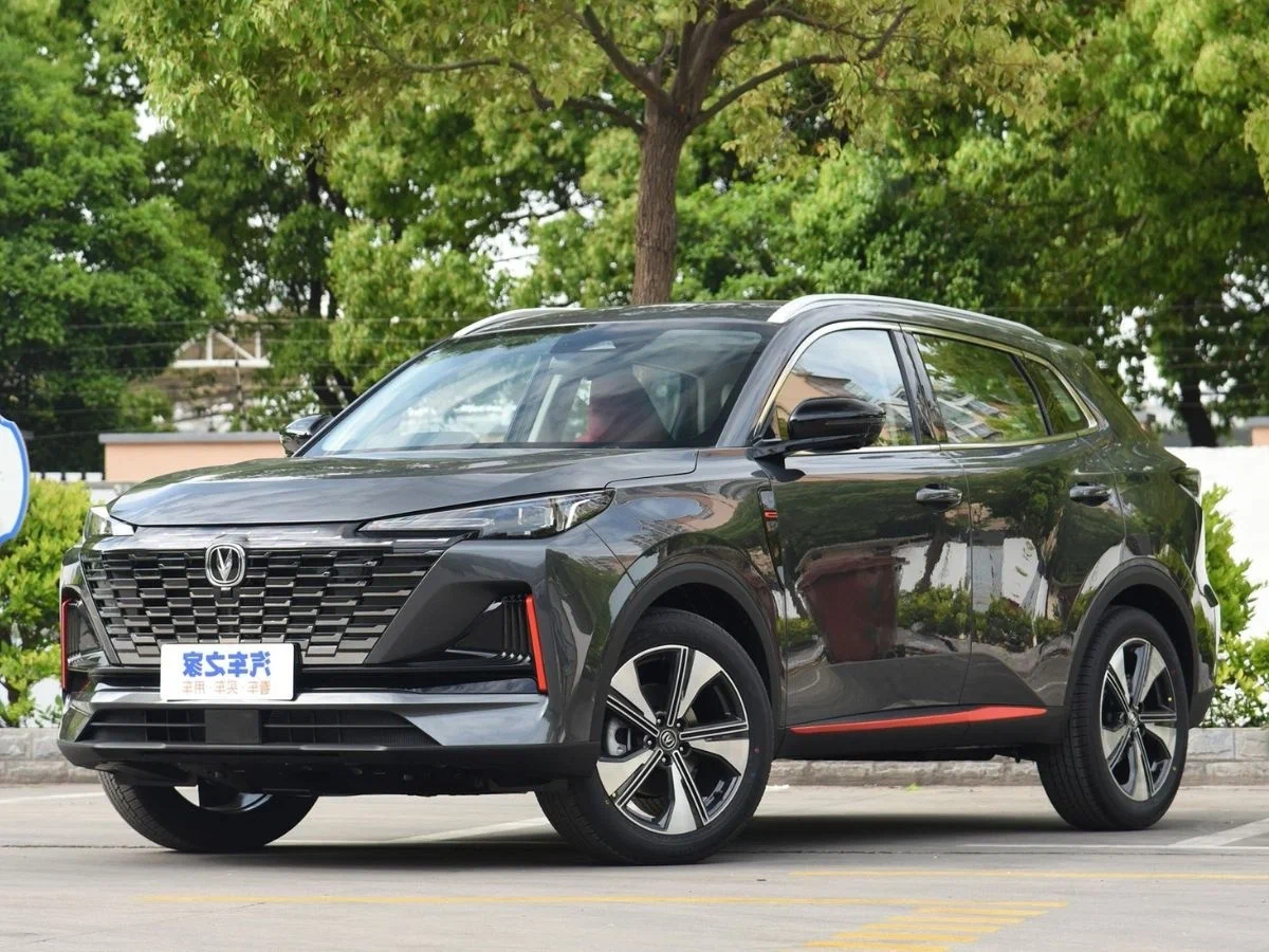 Китайский автомобииль Changan CS55 Plus