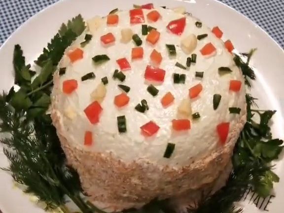 Вы думаете это кулич,нет это салат