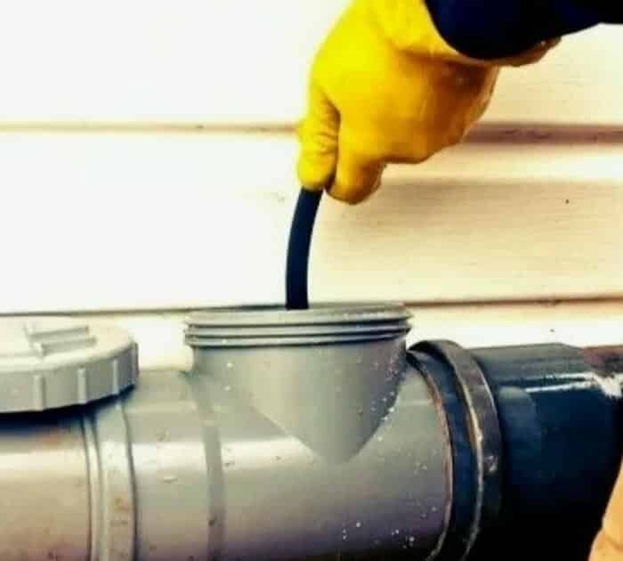 Прочистка канализации в частном доме: способы и пути решения