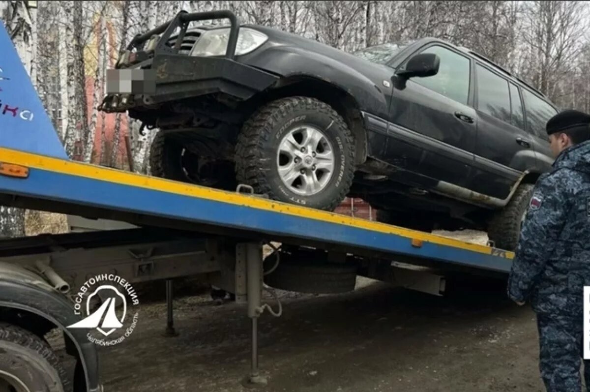   В Челябинске инспекторы ГАИ поймали нарушителя с долгом в 36 млн рублей