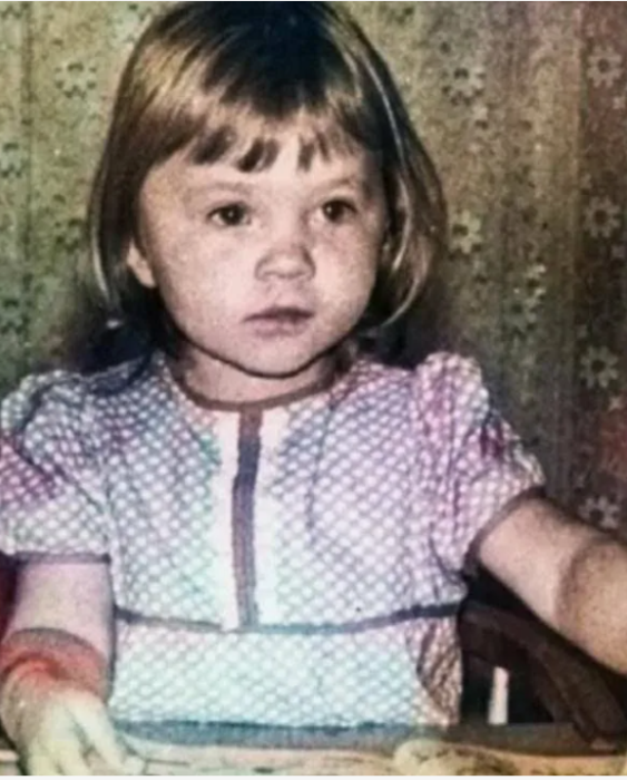 Ирина Полякова в 5 лет прочла все книги Жюля Верна. / Фото: www.youtube.com