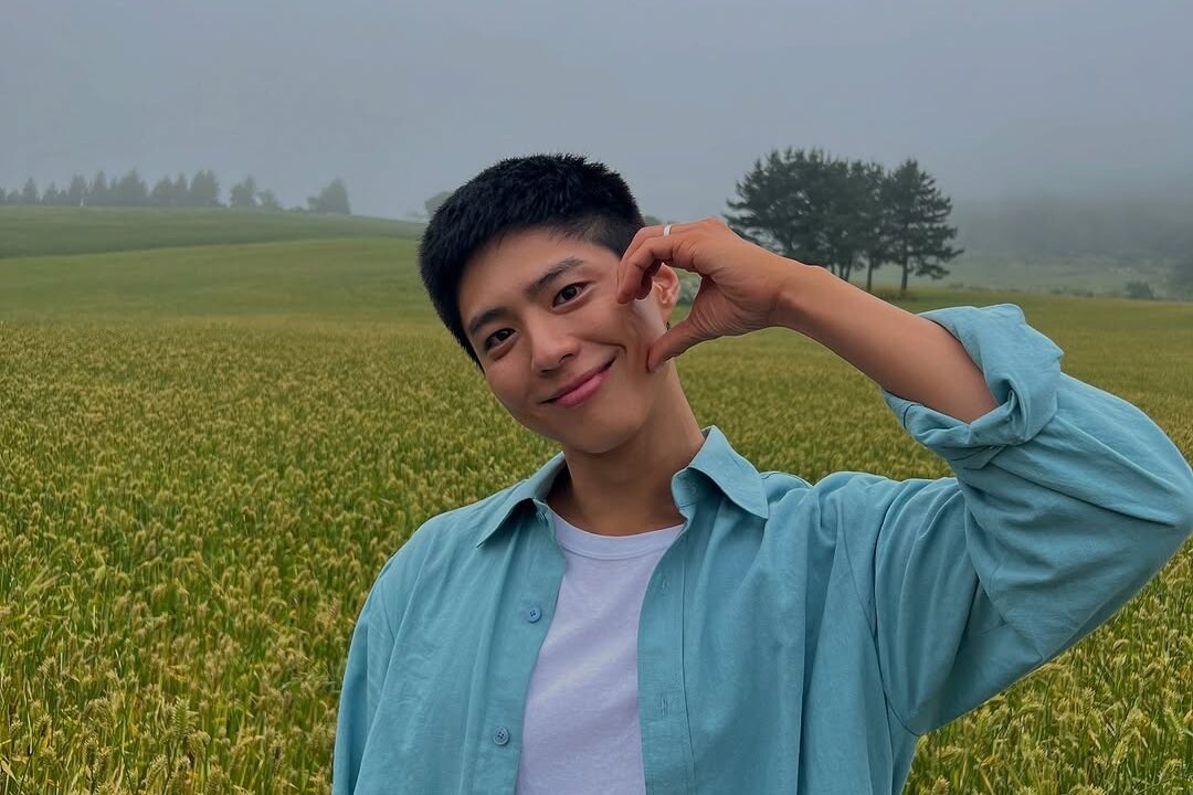     Министерство культуры Кореи выбрало Пак Бо Гома для продвижения национальной одежды