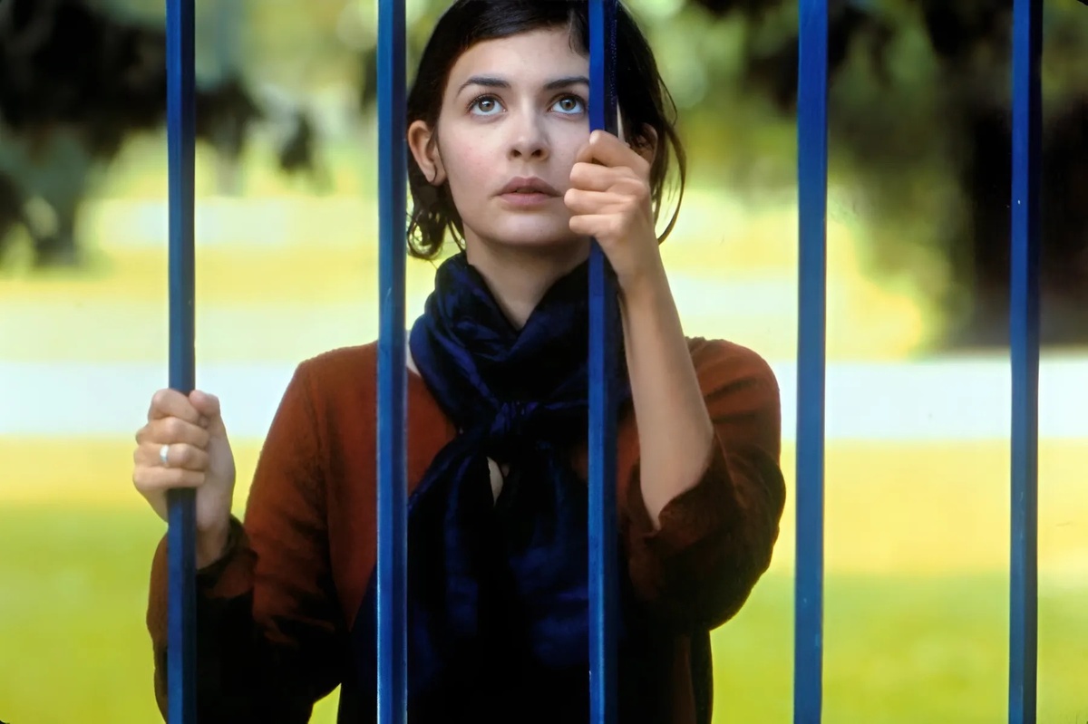 Кадр из фильма «À la folie... pas du tout». Режиссер: Летиция Коломбани. Производство: Cofimage 12, Conseil Régional d'Aquitaine, Téléma, TF1 Films Production, TPS Cinéma. Прокат: Парадиз 2000