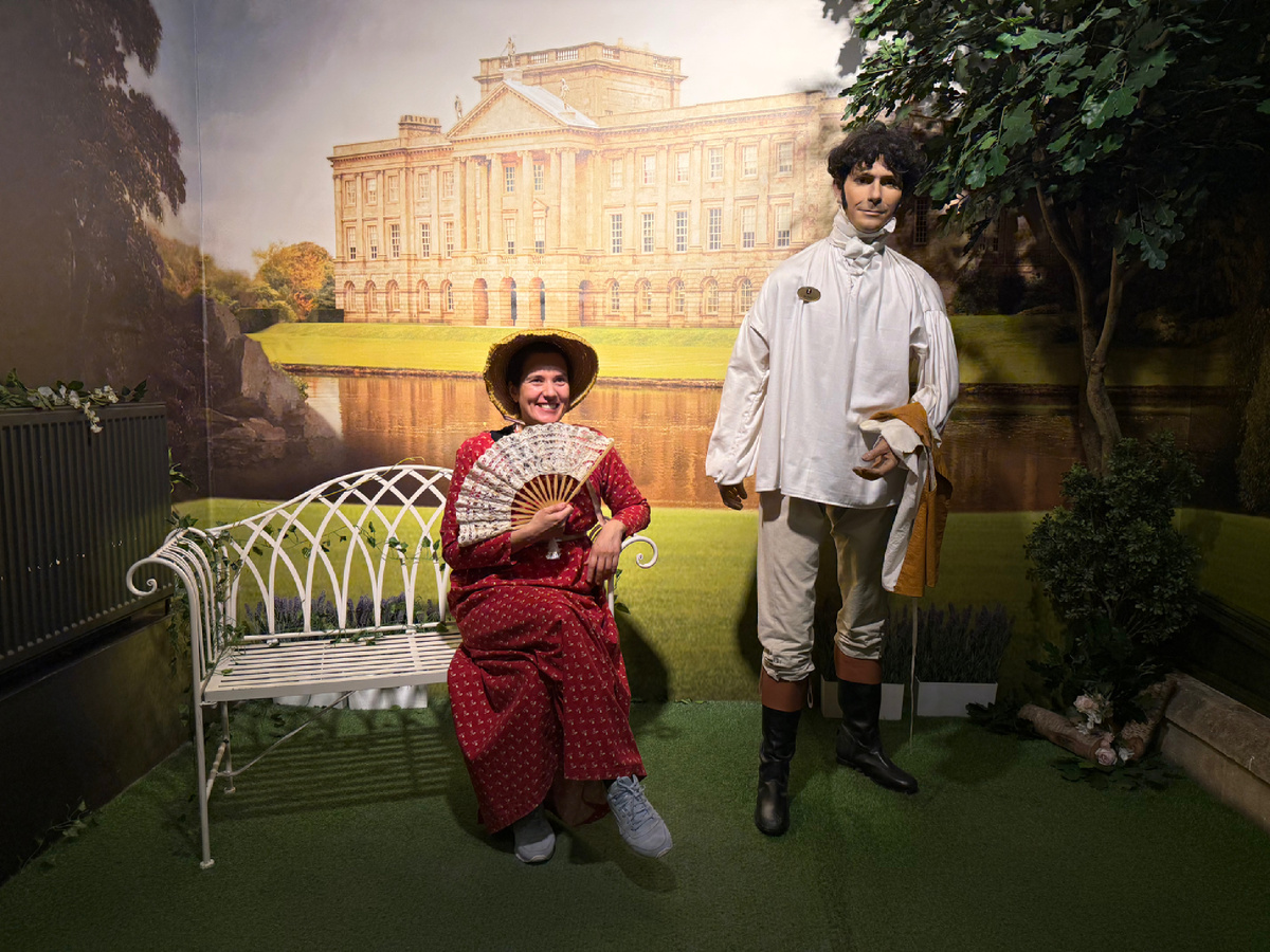 В наряде эпохи писательницы Джейн Остин. Готовлю для вас видео про эту знаменитую английскую писательницу. Фотография из личного архива. 