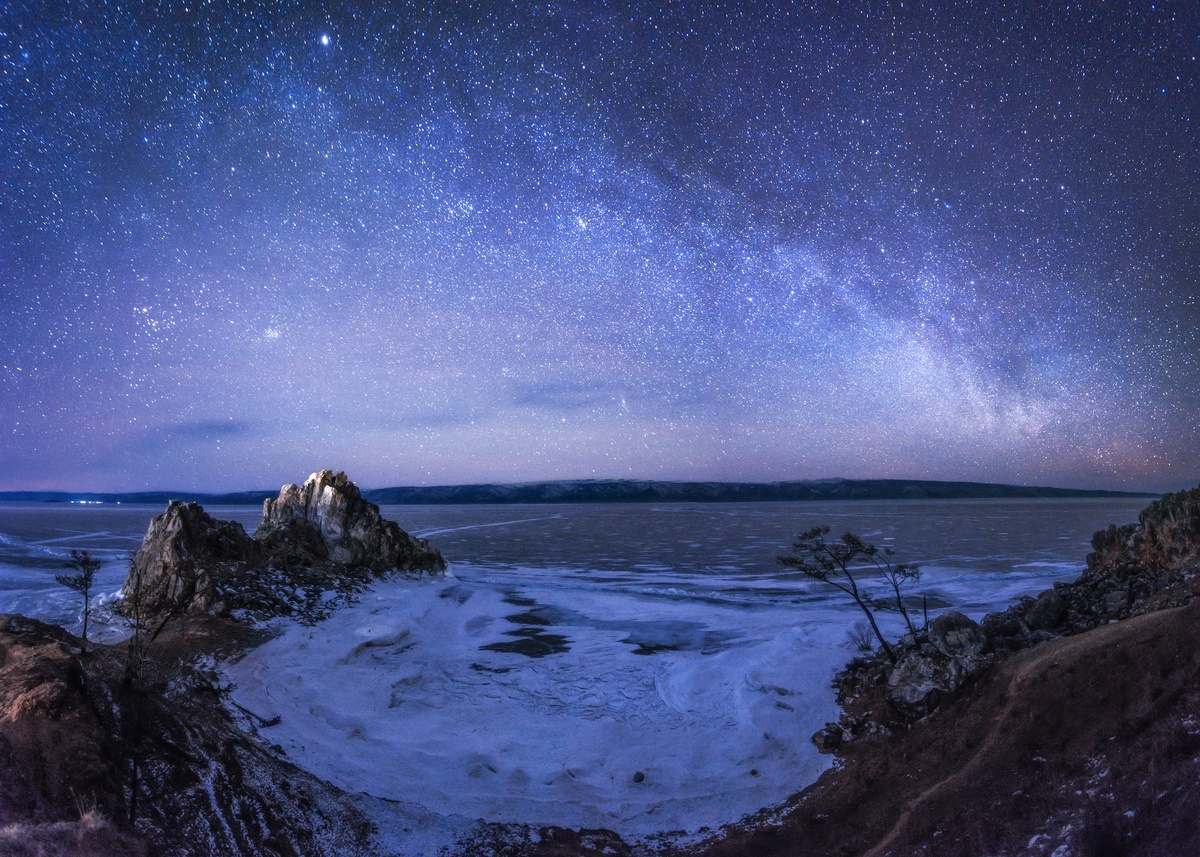 Скала Шаманка, остров Ольхон, Иркутская область/© Сергей Шабанов/commons.wikimedia.org