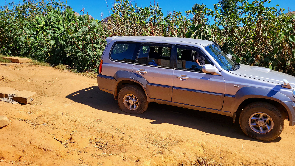 Арендованный нами автомобиль, на котором мы передвигались по острову