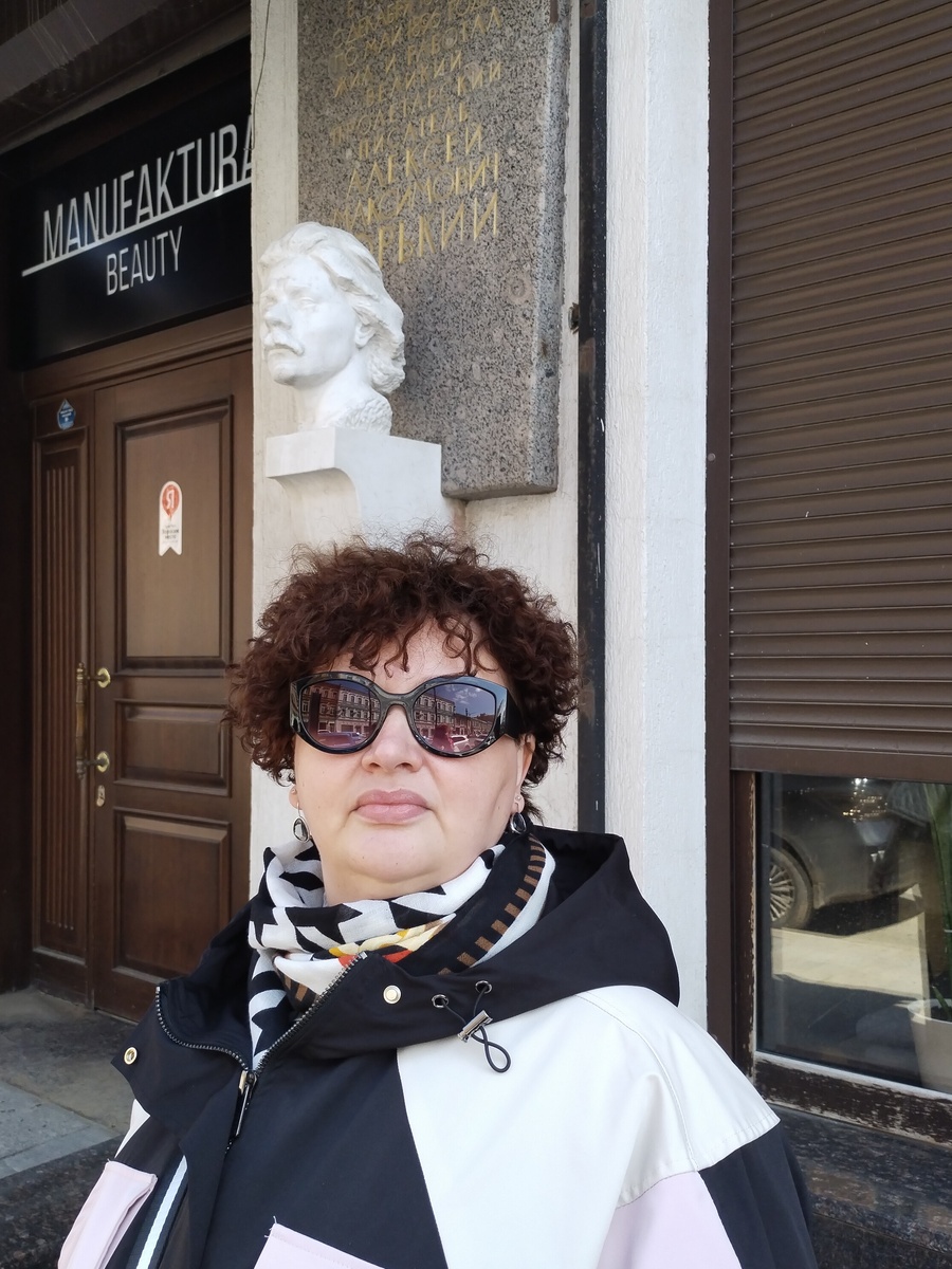 Это сегодня, Горький и Даша. Конечно, Даша краше!