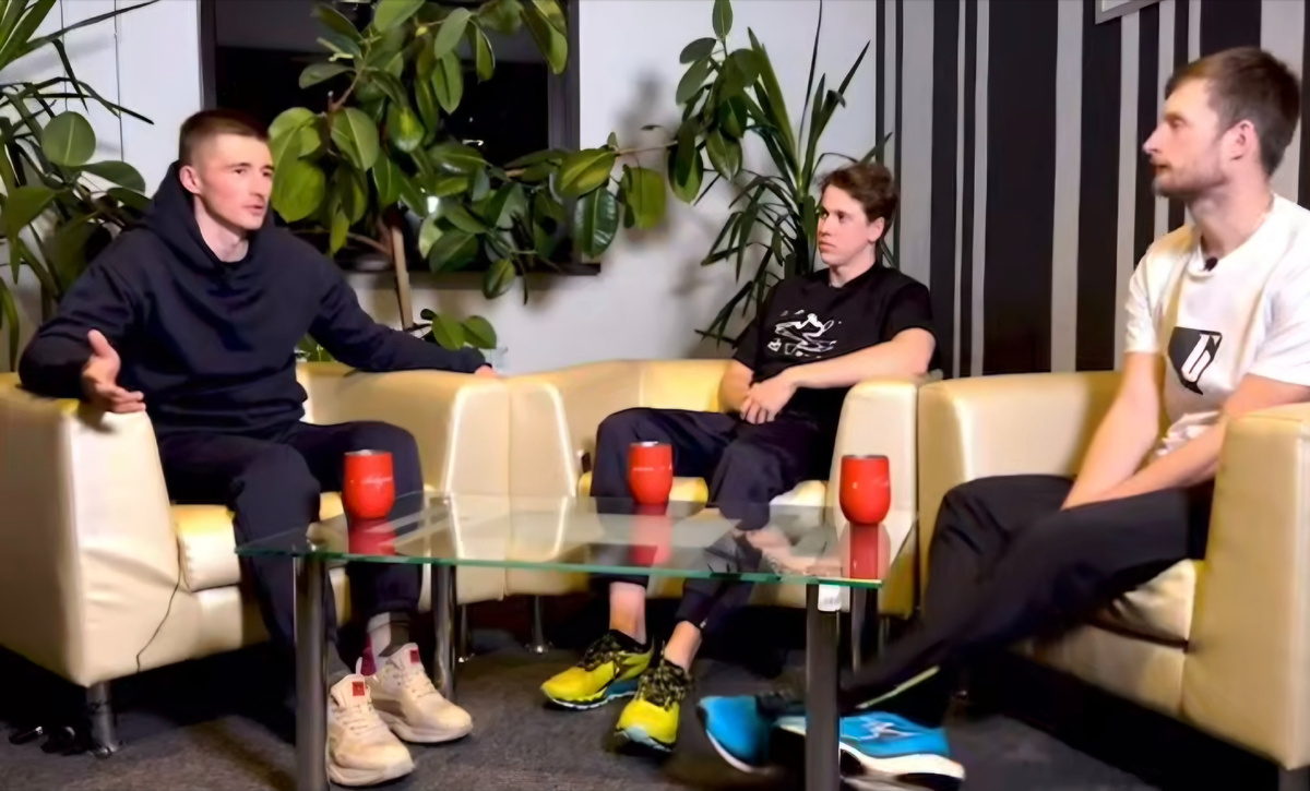 Халили, Томшин и Цветков рассуждают...