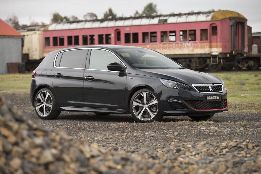 Peugeot 308 T9 (2017–2021) рестайлинг
