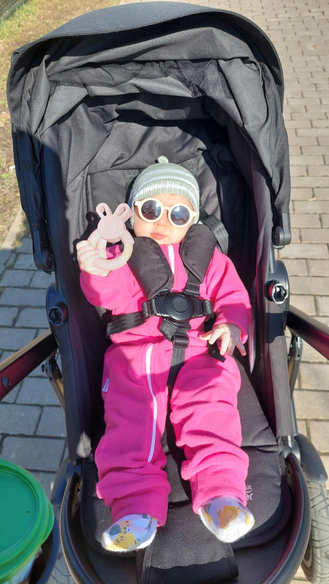 Лизуся сегодня в шапочке