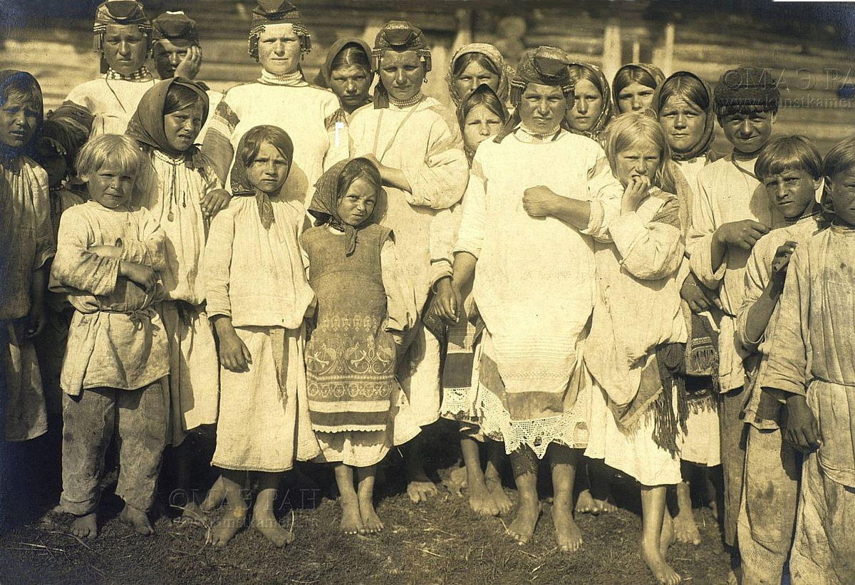 Страдающие без хорошей обуви крестьянки